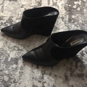 Roberto Cavalli Black point wedge mules💕